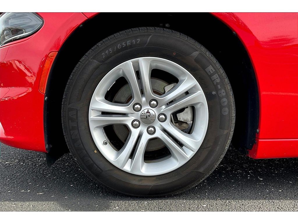 Dodge Charger Vehicle Full-screen Gallery Image 09