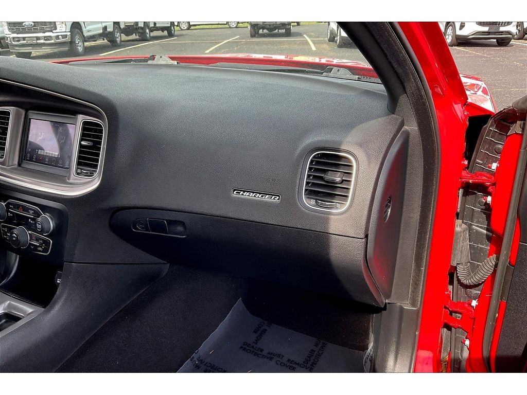 Dodge Charger Vehicle Full-screen Gallery Image 14