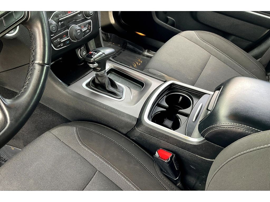 Dodge Charger Vehicle Full-screen Gallery Image 15