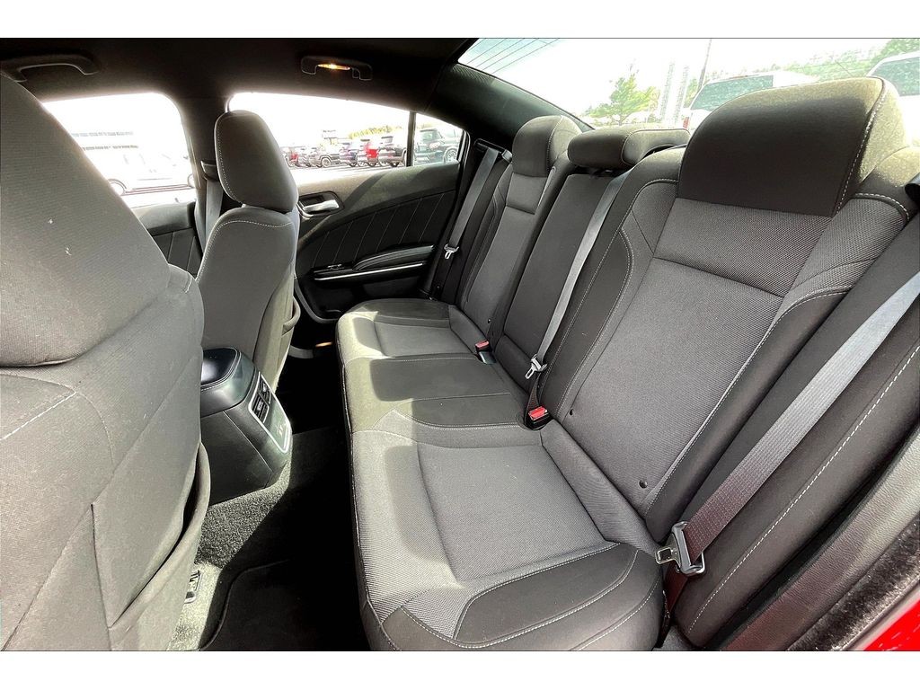 Dodge Charger Vehicle Full-screen Gallery Image 23