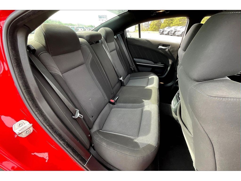 Dodge Charger Vehicle Full-screen Gallery Image 24