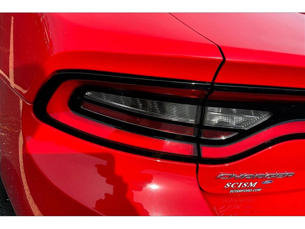 Dodge Charger Vehicle Full-screen Gallery Image 26