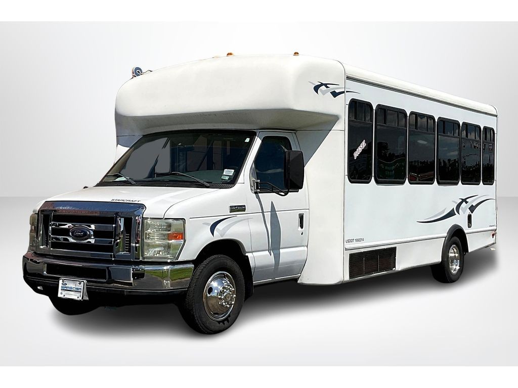 Ford E-450 Super Duty Vehicle Full-screen Gallery Image 02