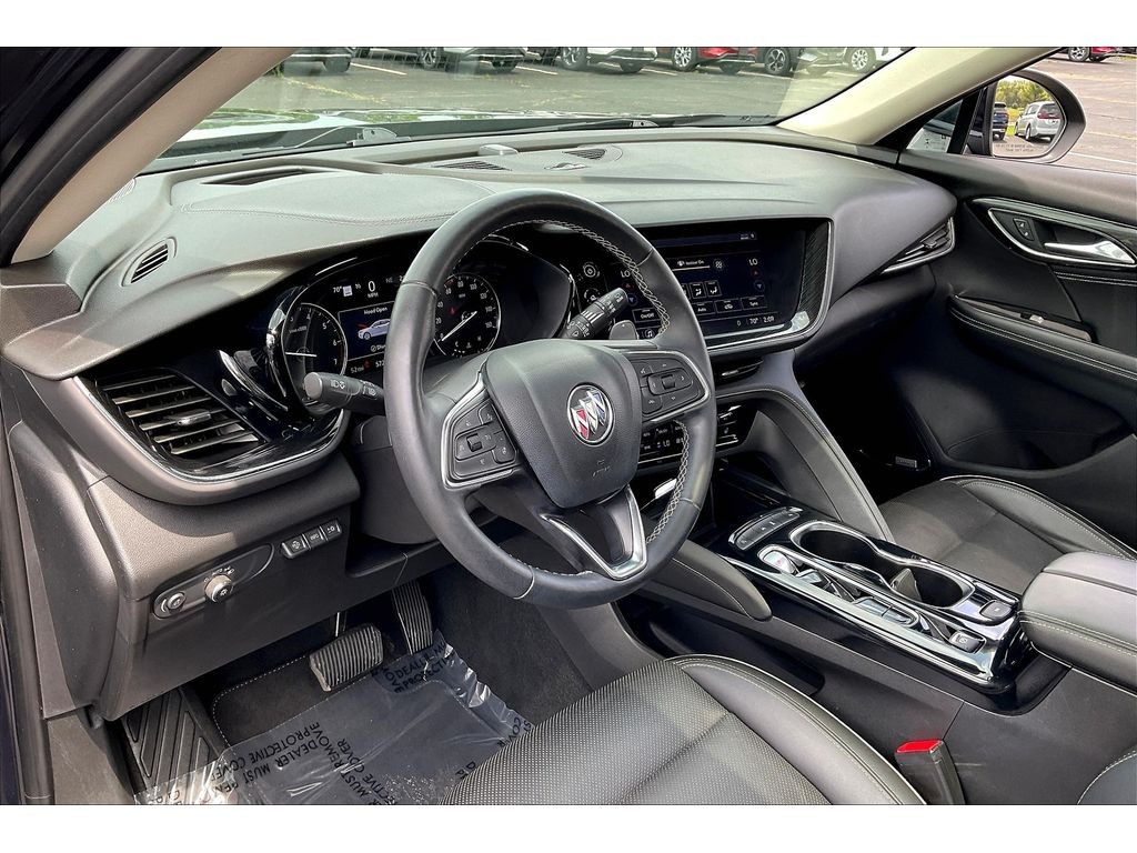 Buick Envision Vehicle Full-screen Gallery Image 12