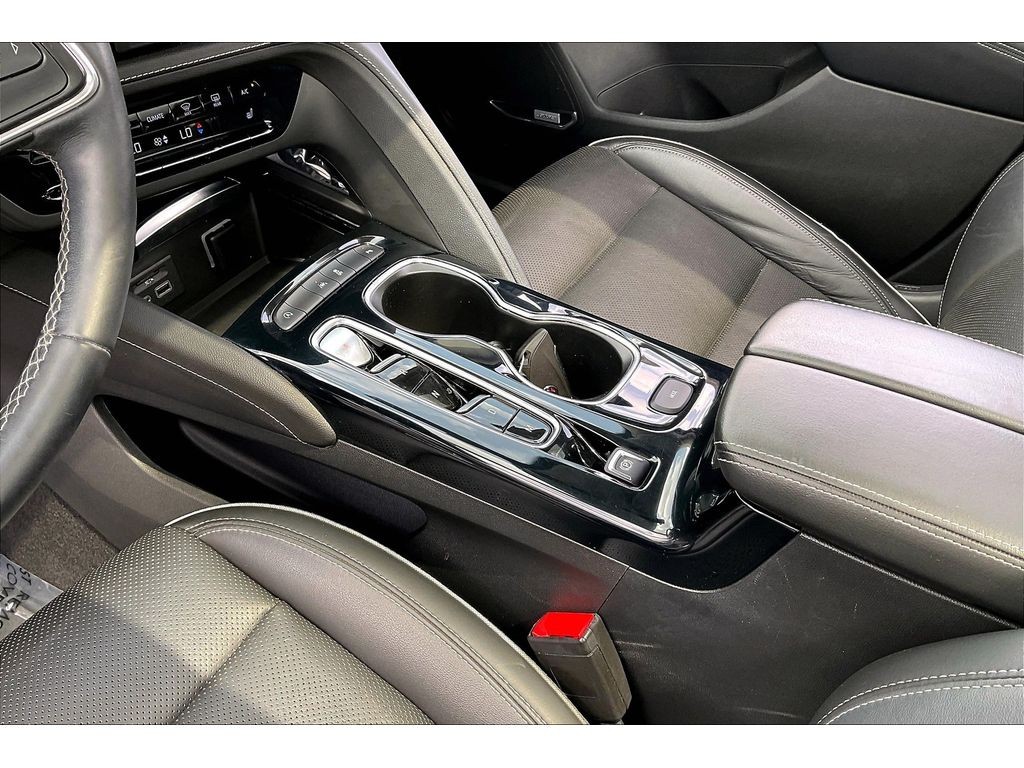 Buick Envision Vehicle Full-screen Gallery Image 15