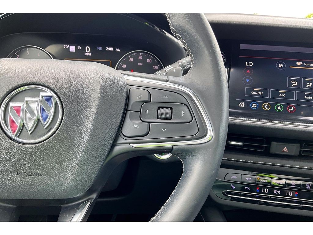 Buick Envision Vehicle Full-screen Gallery Image 17