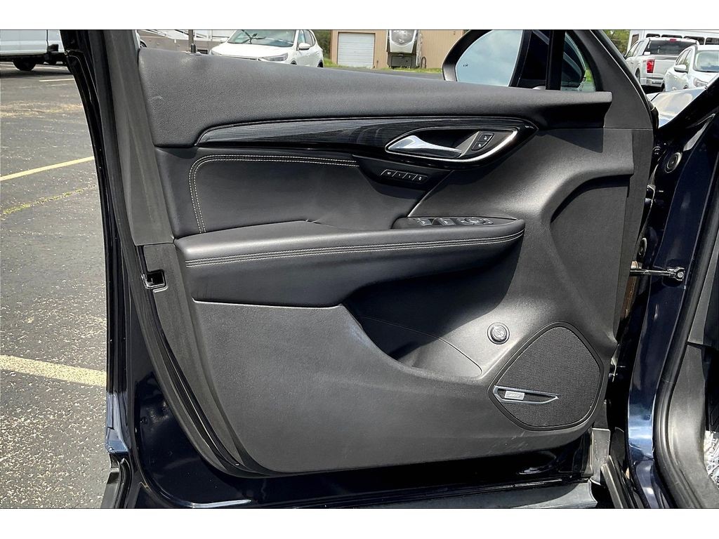 Buick Envision Vehicle Full-screen Gallery Image 21