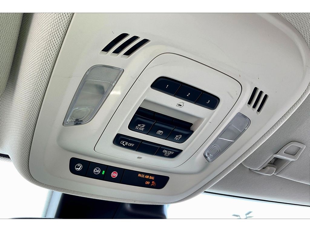 Buick Envision Vehicle Full-screen Gallery Image 32