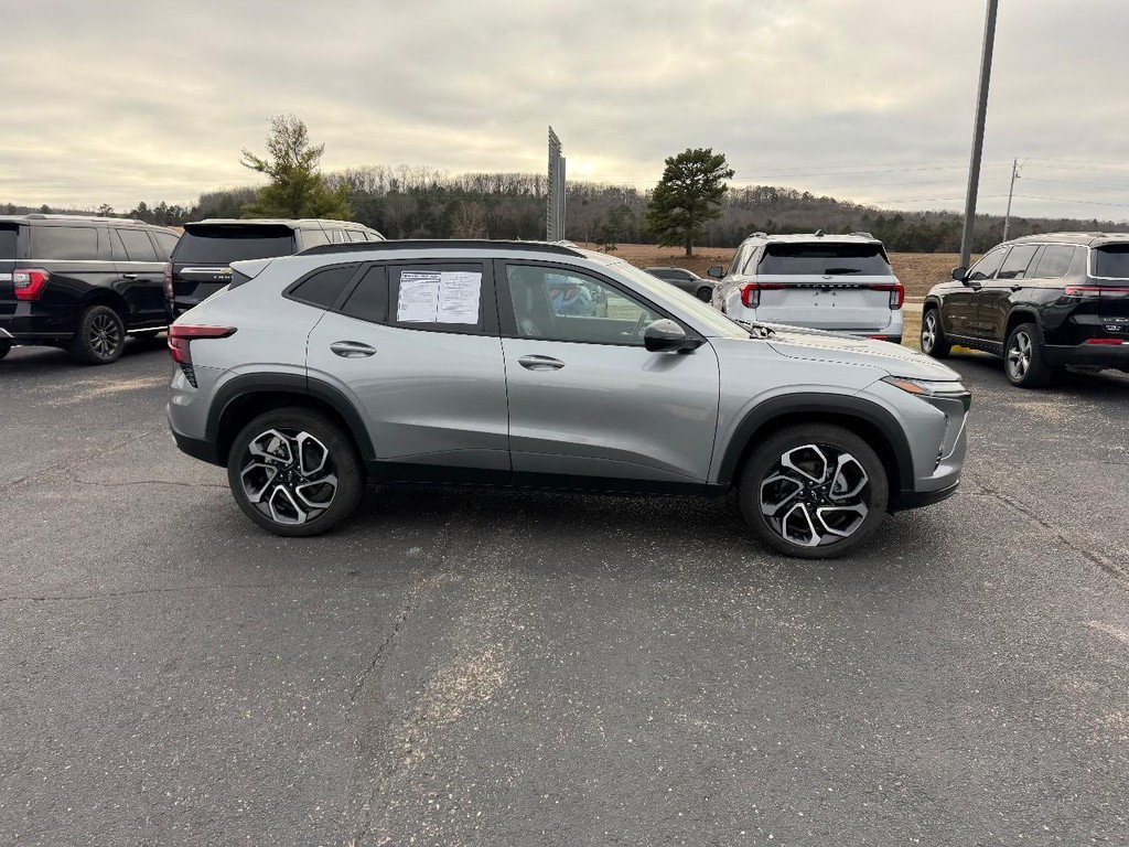 Chevrolet Trax Vehicle Full-screen Gallery Image 02