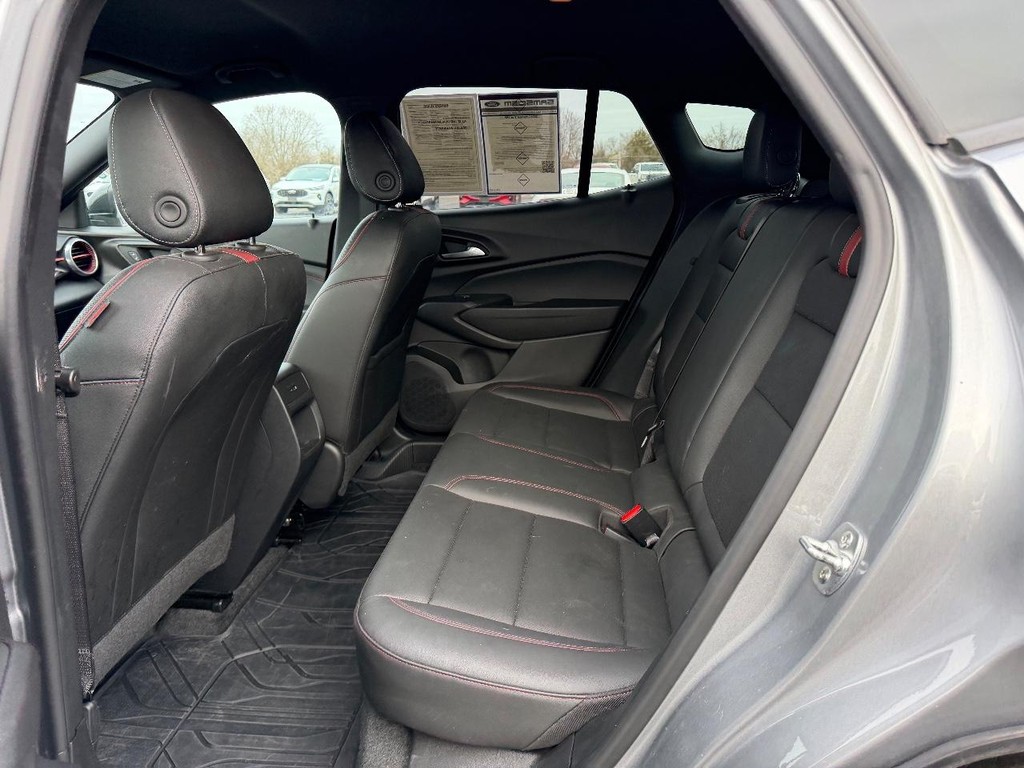 Chevrolet Trax Vehicle Full-screen Gallery Image 09