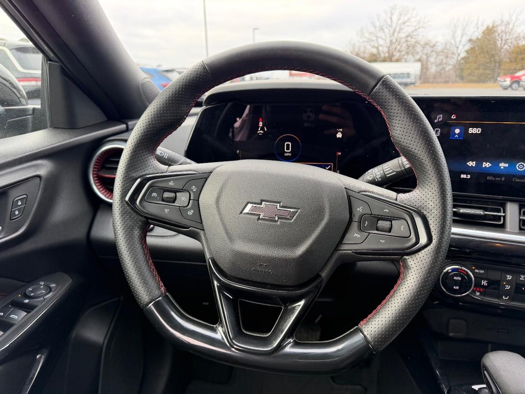 Chevrolet Trax Vehicle Full-screen Gallery Image 11