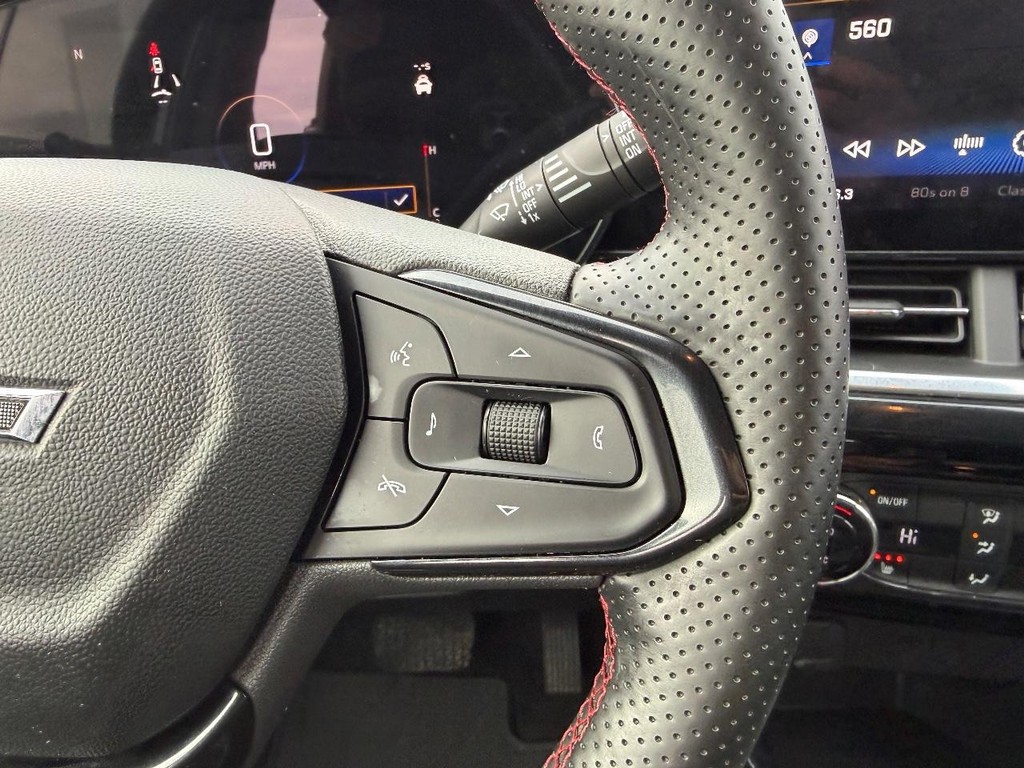 Chevrolet Trax Vehicle Full-screen Gallery Image 13