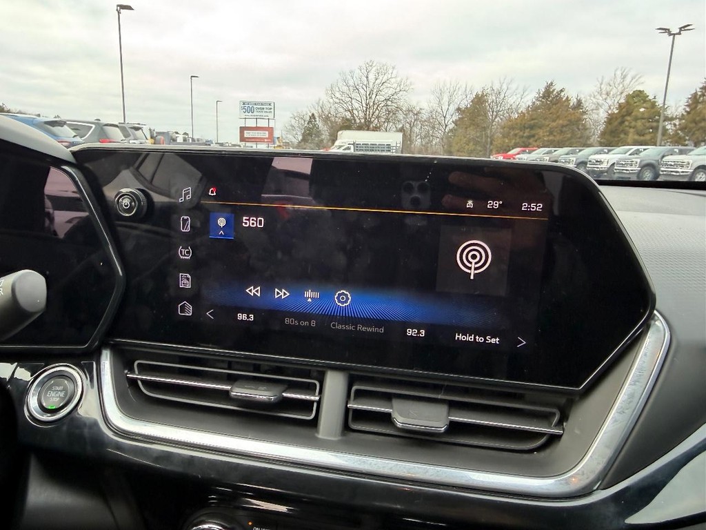 Chevrolet Trax Vehicle Full-screen Gallery Image 14