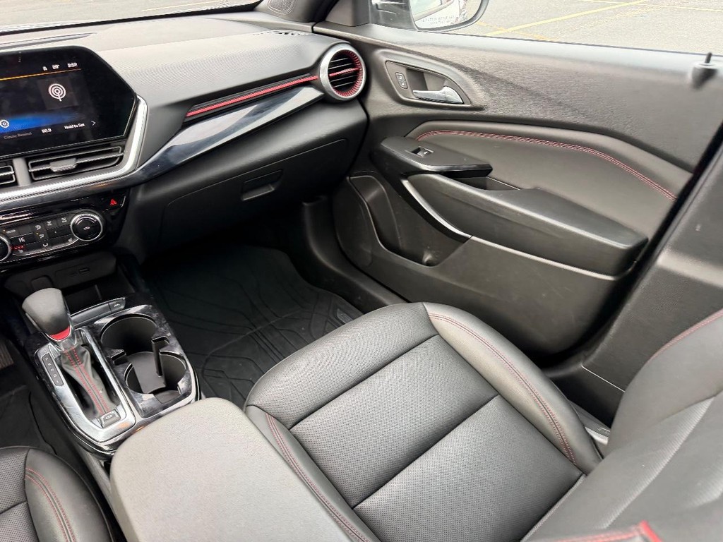 Chevrolet Trax Vehicle Full-screen Gallery Image 17