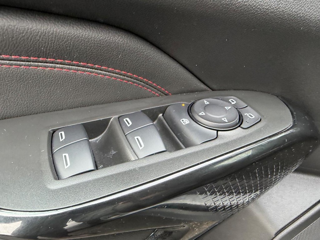 Chevrolet Trax Vehicle Full-screen Gallery Image 18