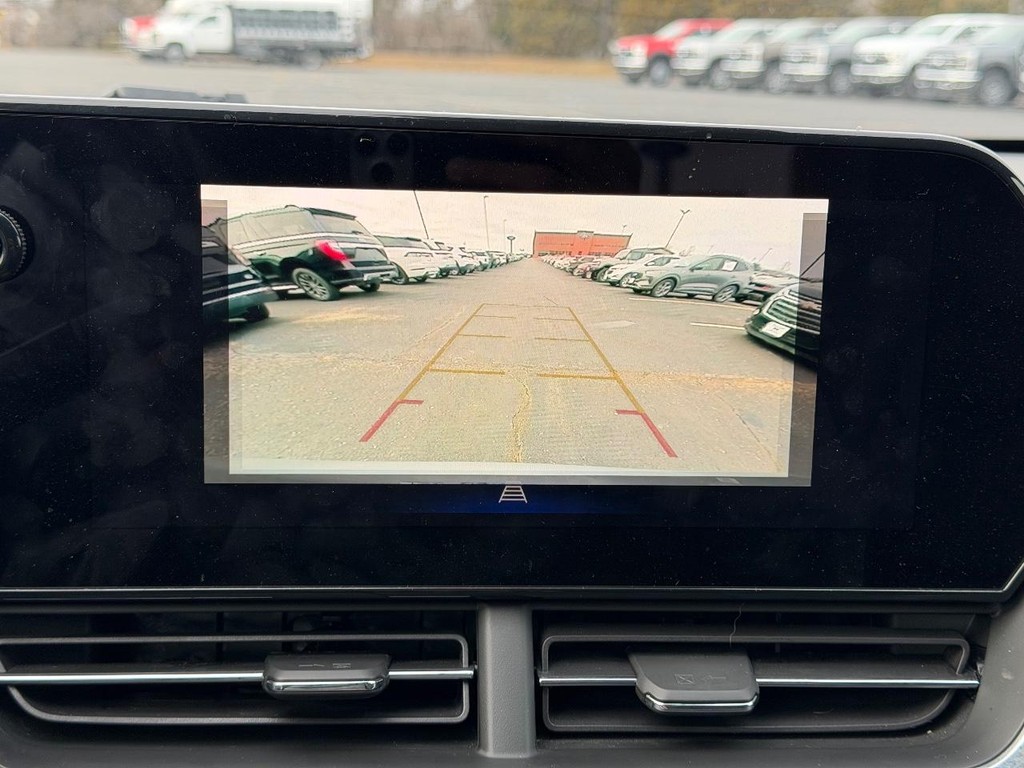 Chevrolet Trax Vehicle Full-screen Gallery Image 21