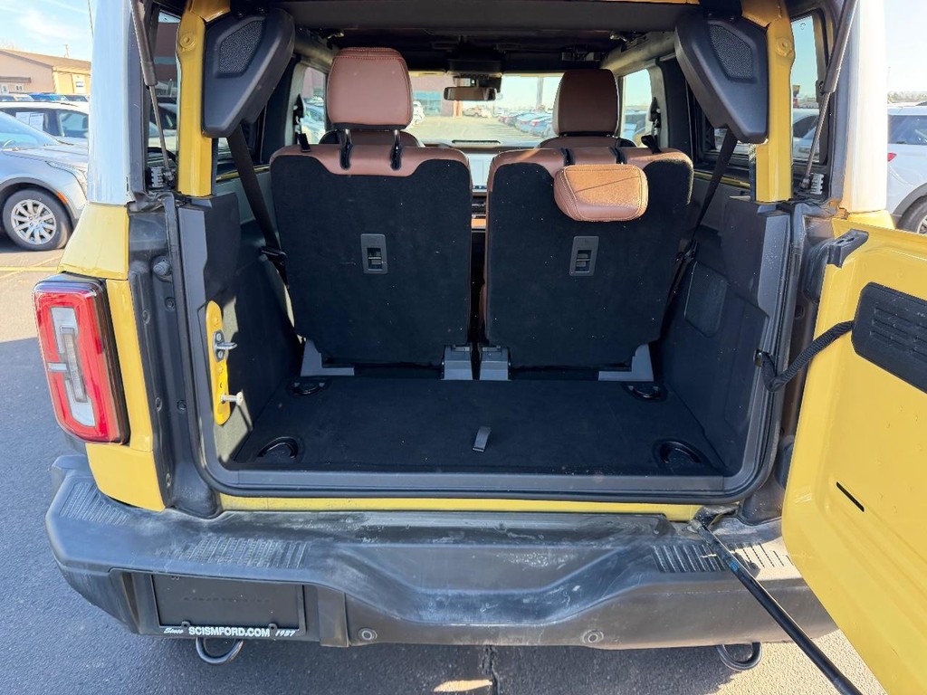 Ford Bronco Vehicle Full-screen Gallery Image 05