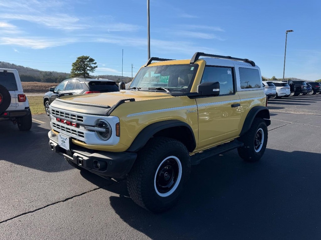Ford Bronco Vehicle Full-screen Gallery Image 07