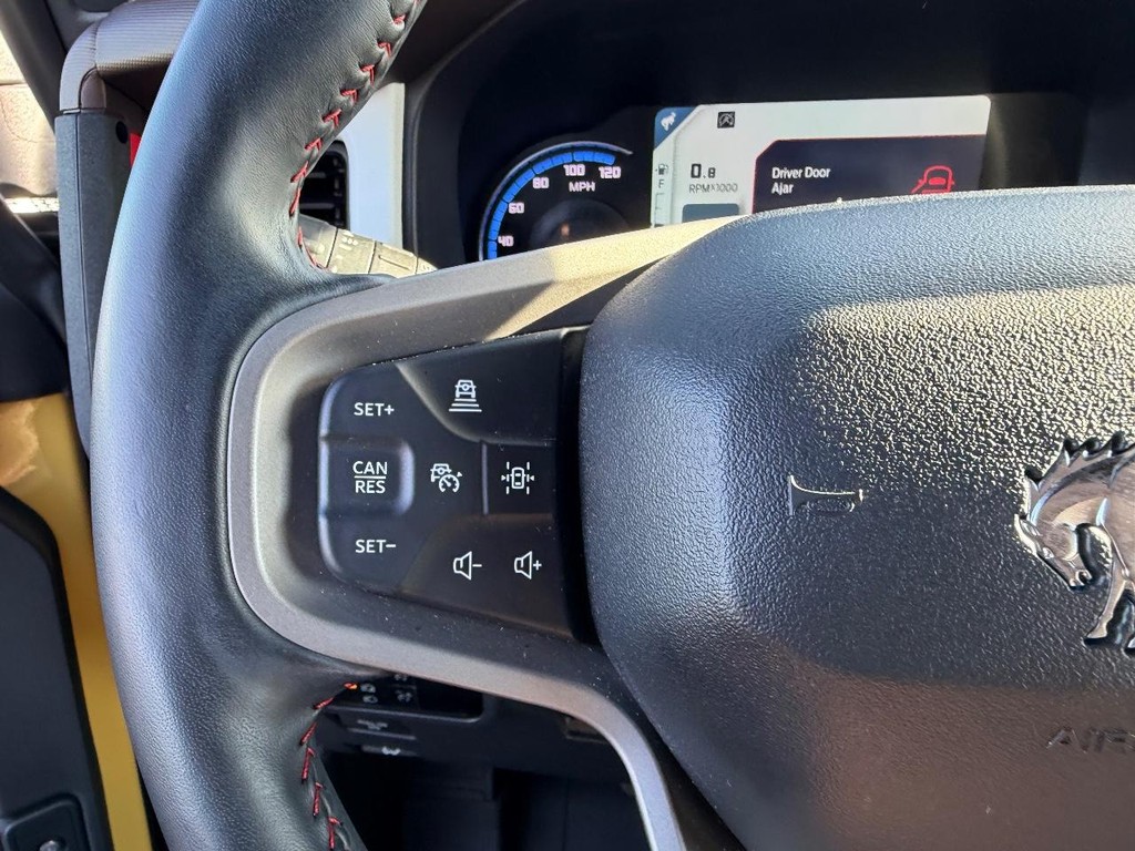 Ford Bronco Vehicle Full-screen Gallery Image 12