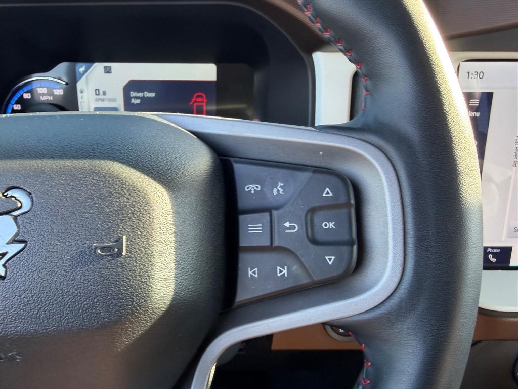 Ford Bronco Vehicle Full-screen Gallery Image 13