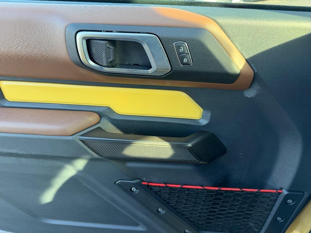 Ford Bronco Vehicle Full-screen Gallery Image 18