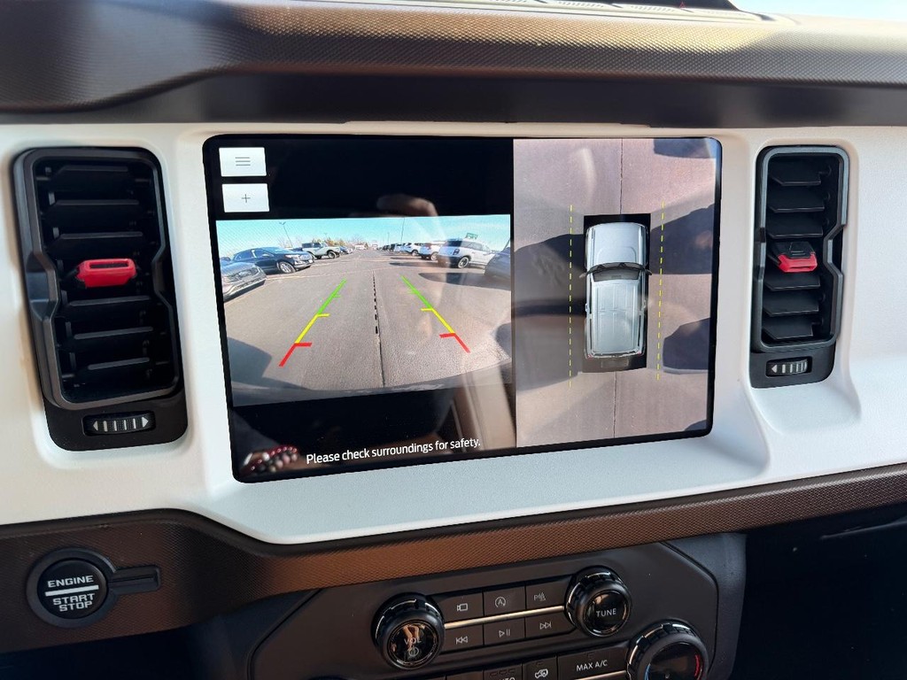 Ford Bronco Vehicle Full-screen Gallery Image 22