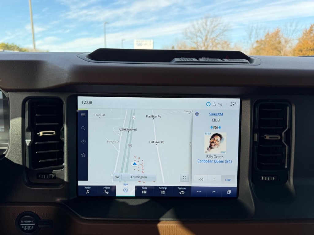 Ford Bronco Vehicle Full-screen Gallery Image 13