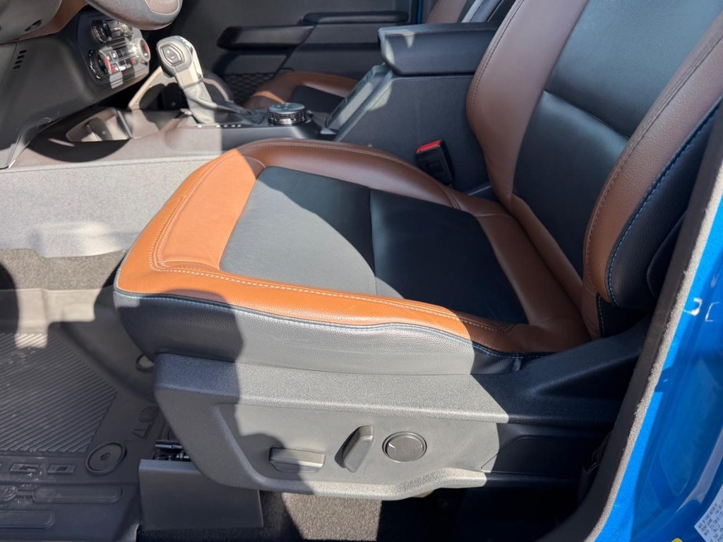 Ford Bronco Vehicle Full-screen Gallery Image 18