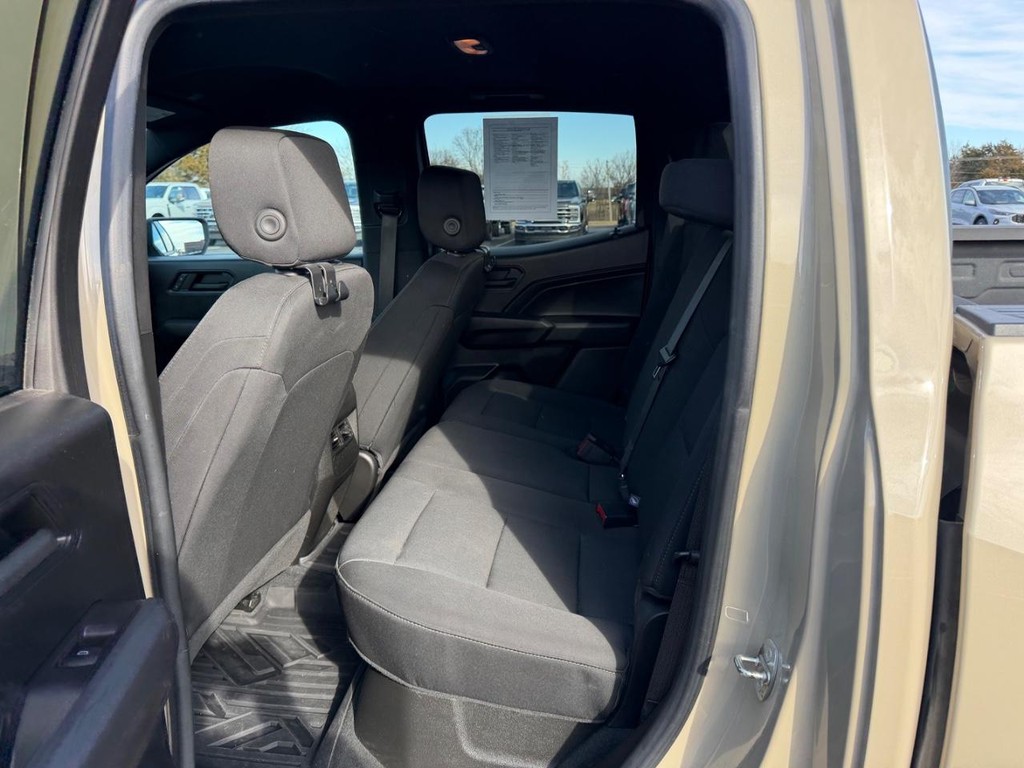 Chevrolet Colorado Vehicle Full-screen Gallery Image 09