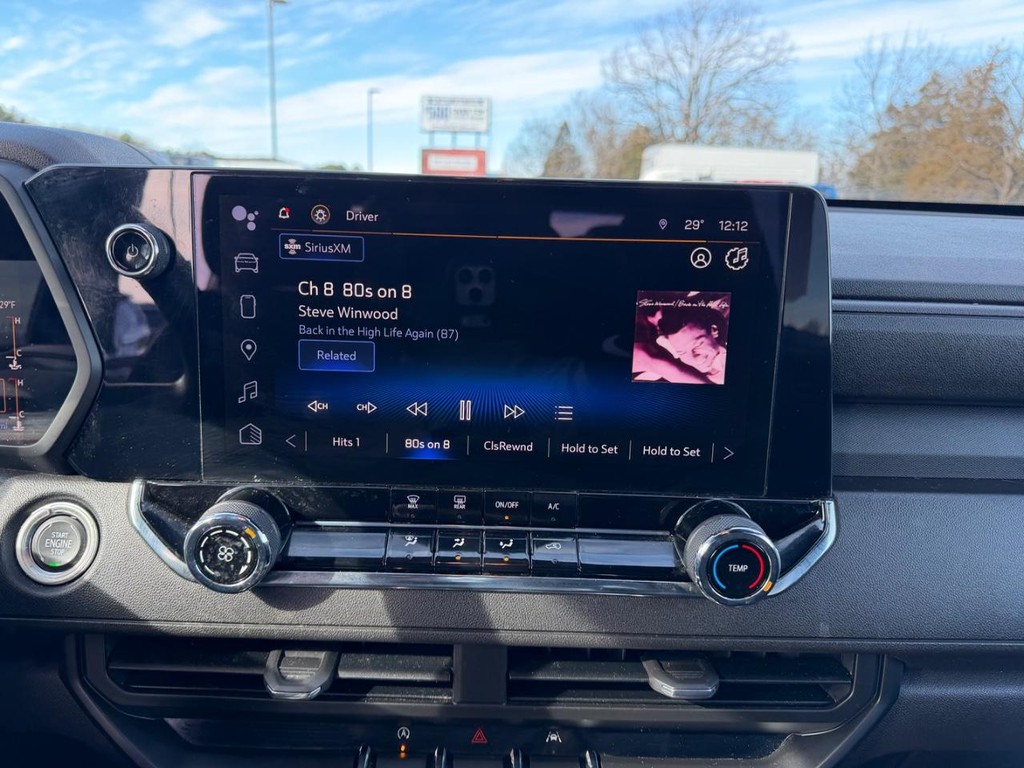 Chevrolet Colorado Vehicle Full-screen Gallery Image 14