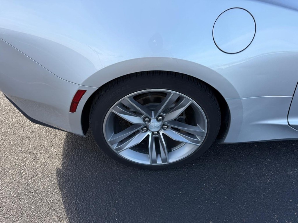 Chevrolet Camaro Vehicle Full-screen Gallery Image 06