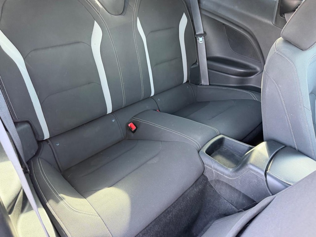 Chevrolet Camaro Vehicle Full-screen Gallery Image 09