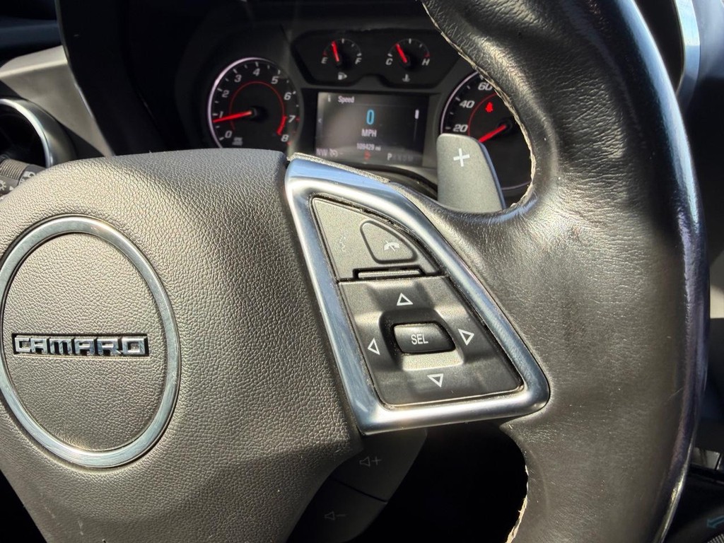 Chevrolet Camaro Vehicle Full-screen Gallery Image 14