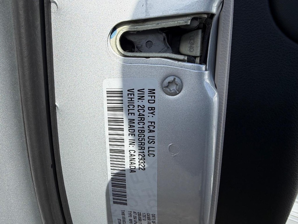 Chrysler Pacifica Vehicle Full-screen Gallery Image 26