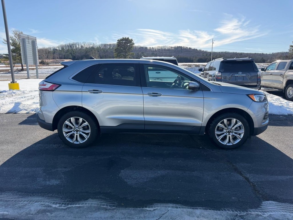 Ford Edge Vehicle Full-screen Gallery Image 02