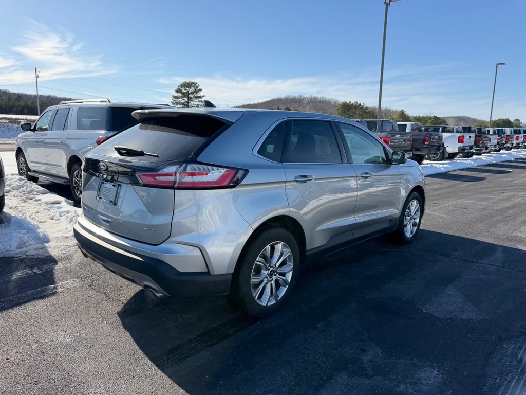 Ford Edge Vehicle Full-screen Gallery Image 03