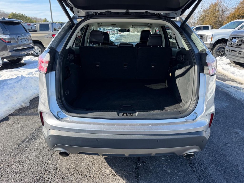 Ford Edge Vehicle Full-screen Gallery Image 05