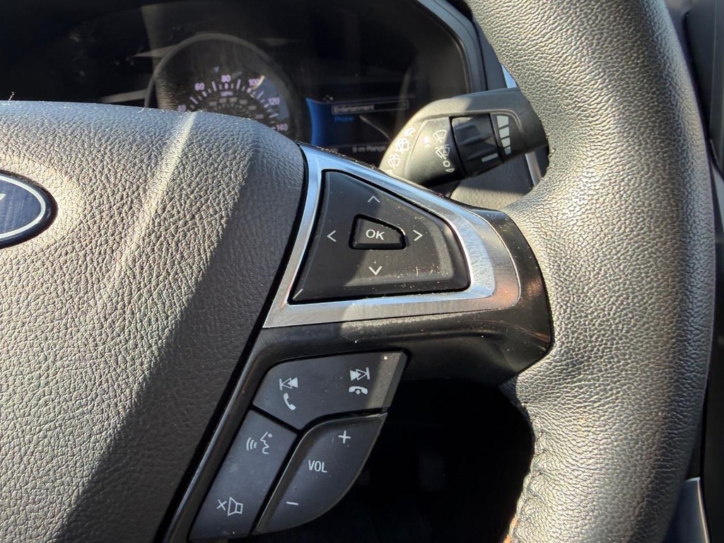 Ford Edge Vehicle Full-screen Gallery Image 14