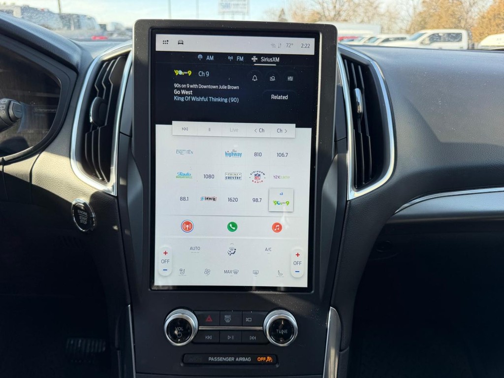 Ford Edge Vehicle Full-screen Gallery Image 15