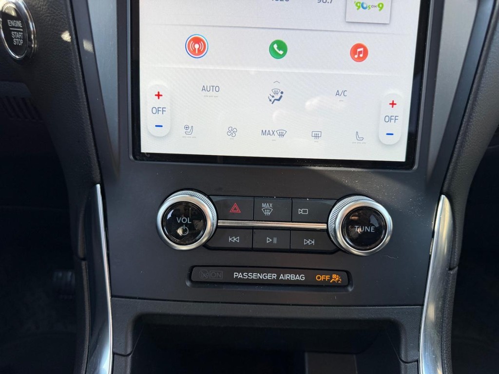 Ford Edge Vehicle Full-screen Gallery Image 16