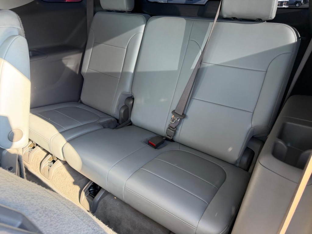 Chevrolet Traverse Vehicle Full-screen Gallery Image 10