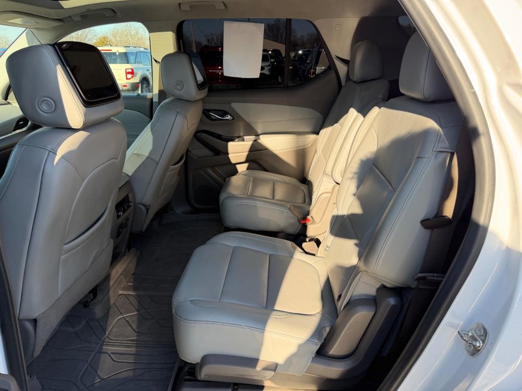 Chevrolet Traverse Vehicle Full-screen Gallery Image 11