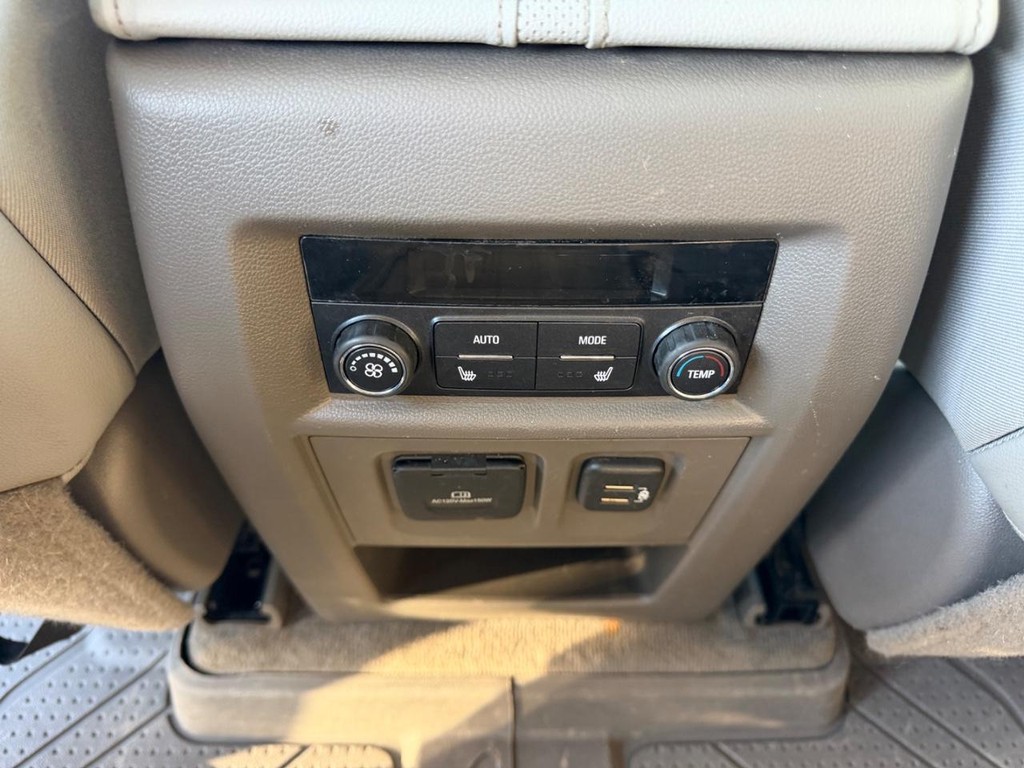 Chevrolet Traverse Vehicle Full-screen Gallery Image 14