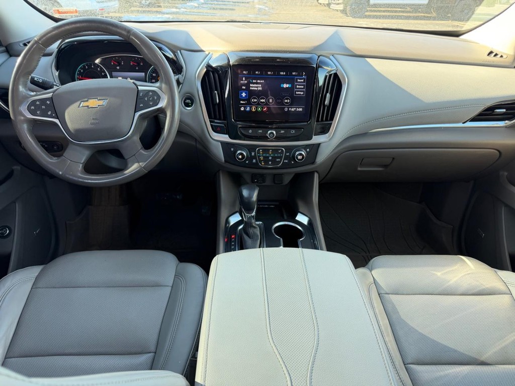 Chevrolet Traverse Vehicle Full-screen Gallery Image 15