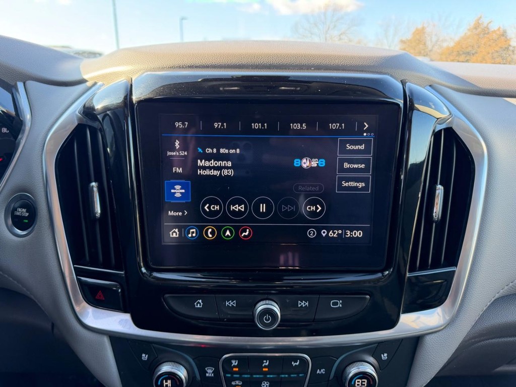 Chevrolet Traverse Vehicle Full-screen Gallery Image 19