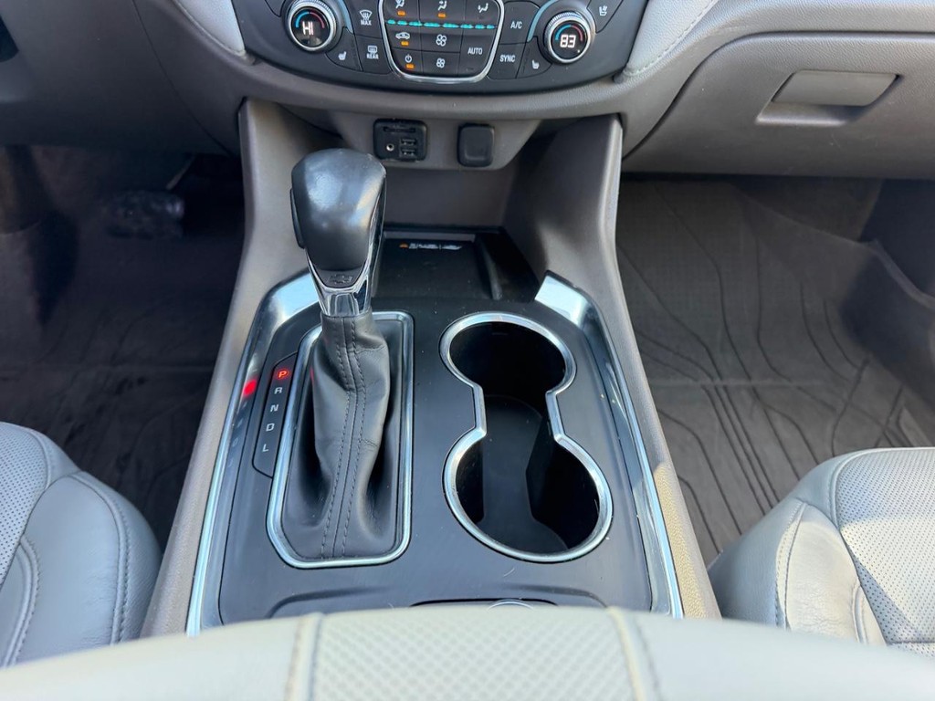 Chevrolet Traverse Vehicle Full-screen Gallery Image 21