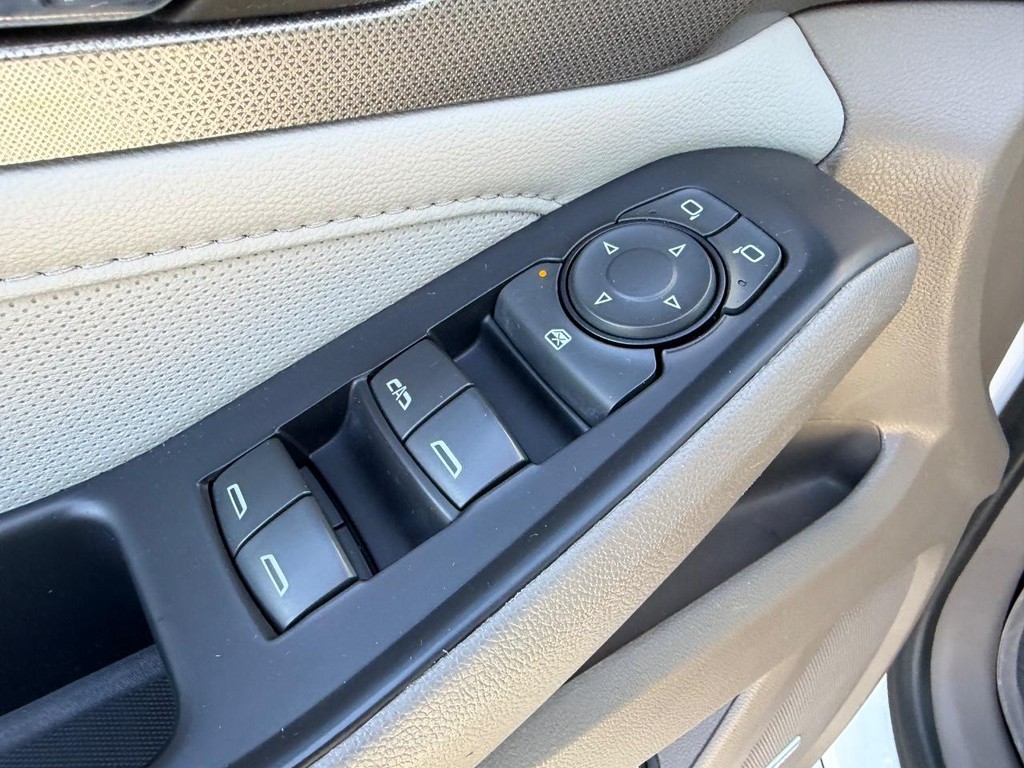 Chevrolet Traverse Vehicle Full-screen Gallery Image 23