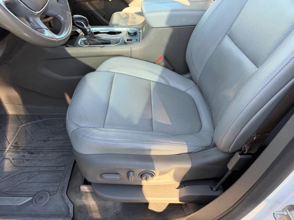 Chevrolet Traverse Vehicle Full-screen Gallery Image 25