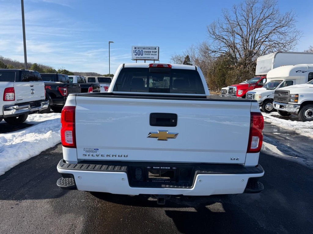 Chevrolet Silverado 1500 Vehicle Full-screen Gallery Image 04