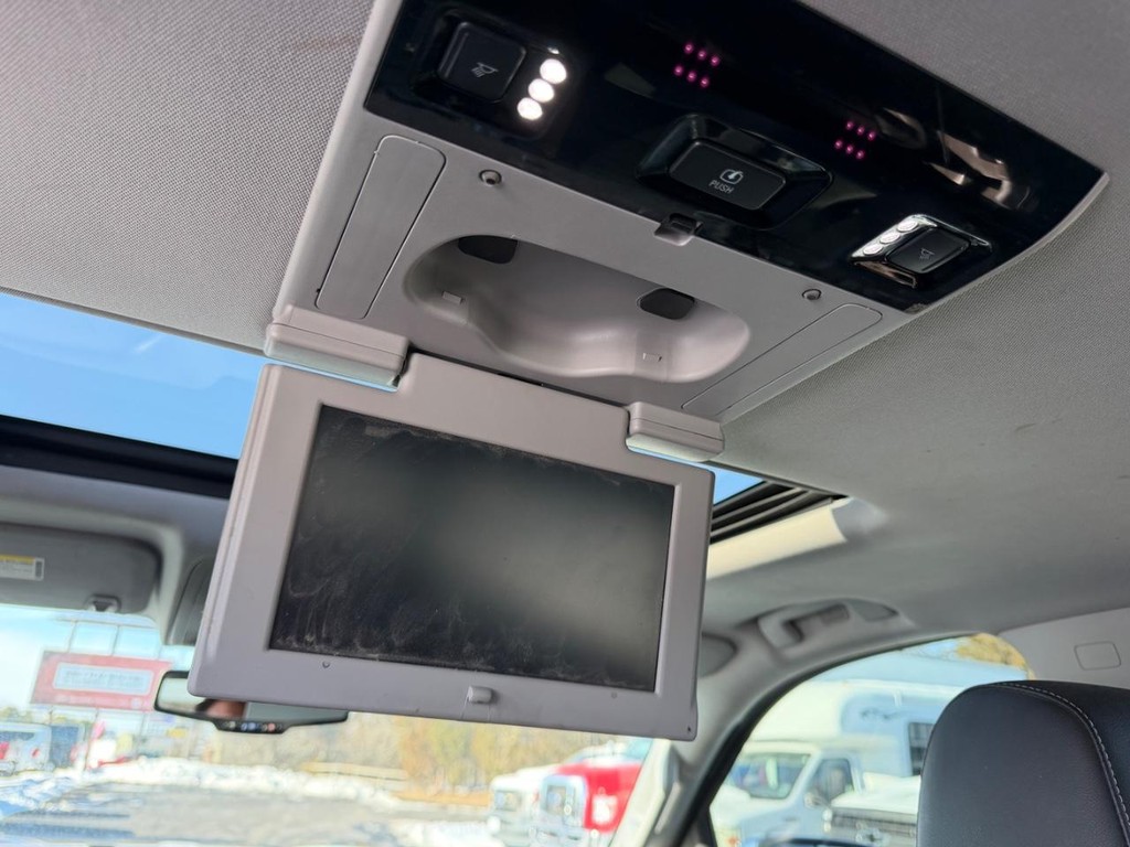 Chevrolet Silverado 1500 Vehicle Full-screen Gallery Image 10